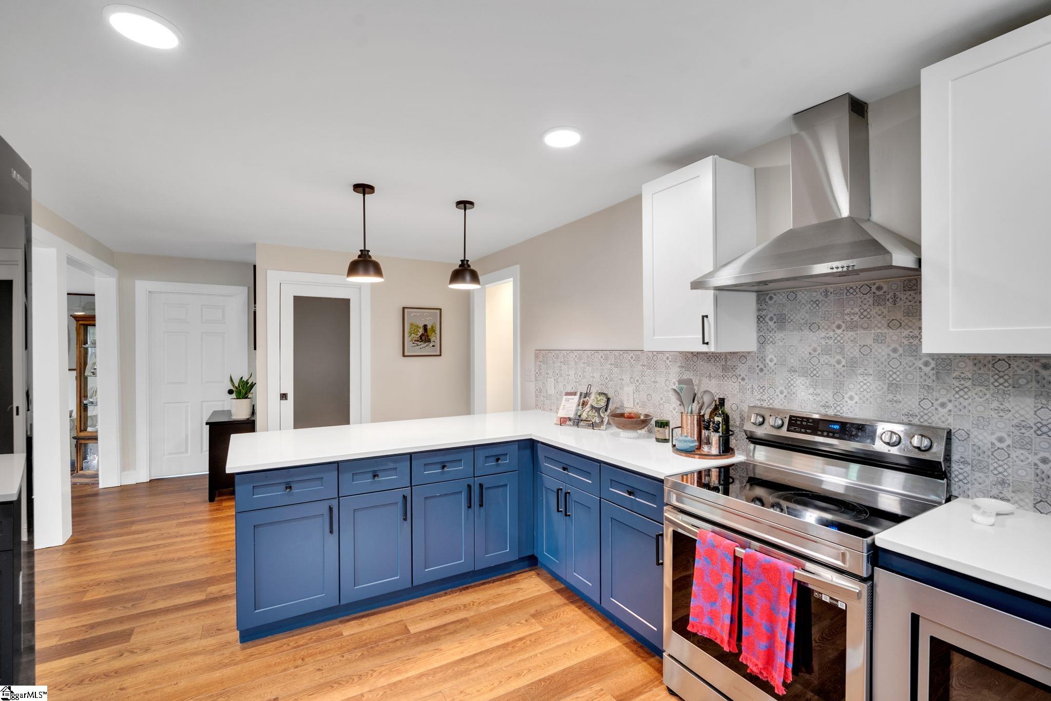 203 Front Street Easley, SC 29640 - Photo 5 of 17