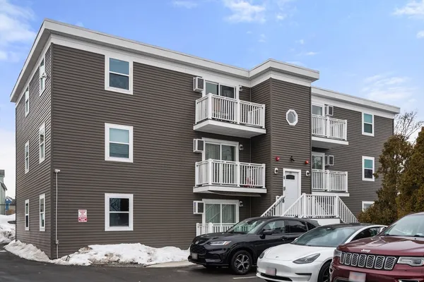 $319,900 | 8 Lafayette Park, Unit 7, Lynn, MA 01902