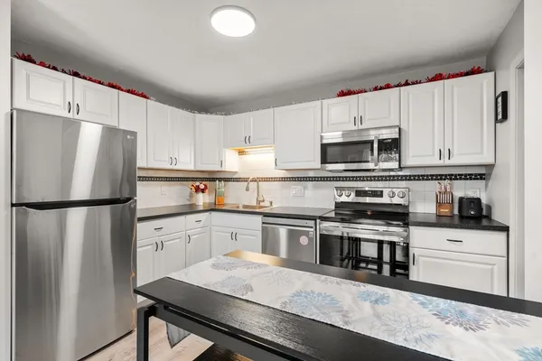 $319,900 | 8 Lafayette Park, Unit 7, Lynn, MA 01902