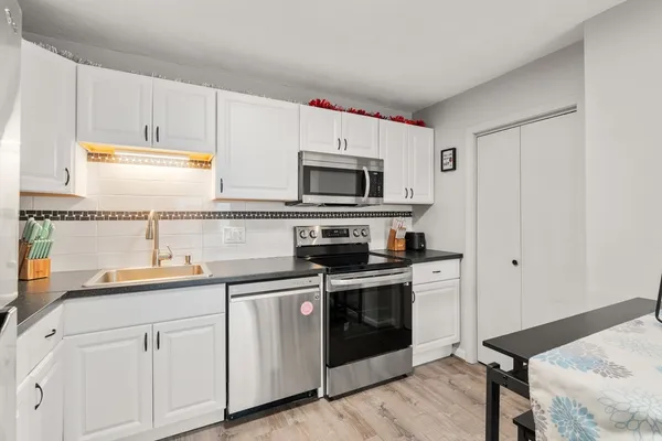 $319,900 | 8 Lafayette Park, Unit 7, Lynn, MA 01902
