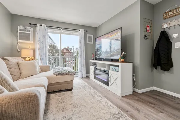 $319,900 | 8 Lafayette Park, Unit 7, Lynn, MA 01902