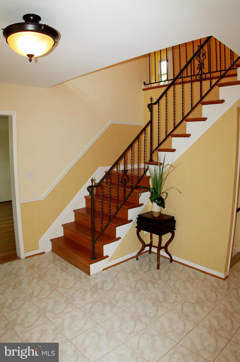 1000 Dunblane Road Baltimore, MD 21286 - Photo 14 of 29 1st Floor Foyer