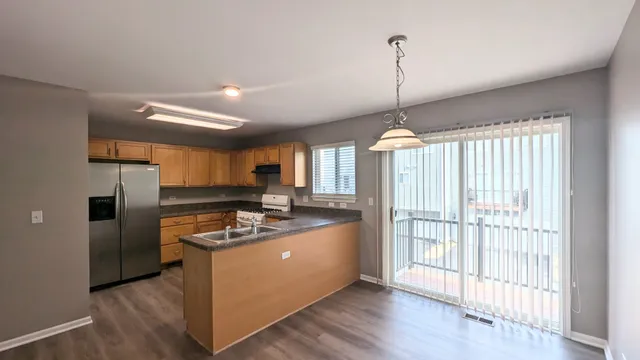 $2,850 | 14527 Patriot Square Drive East, Plainfield, IL 60544