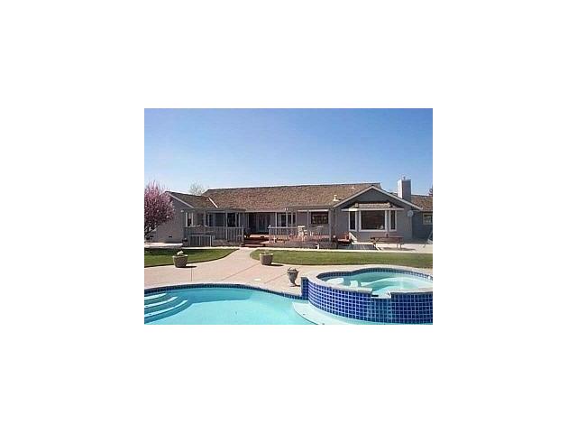 2445 Ric Drive Gilroy, CA 95020 - Photo 3 of 9