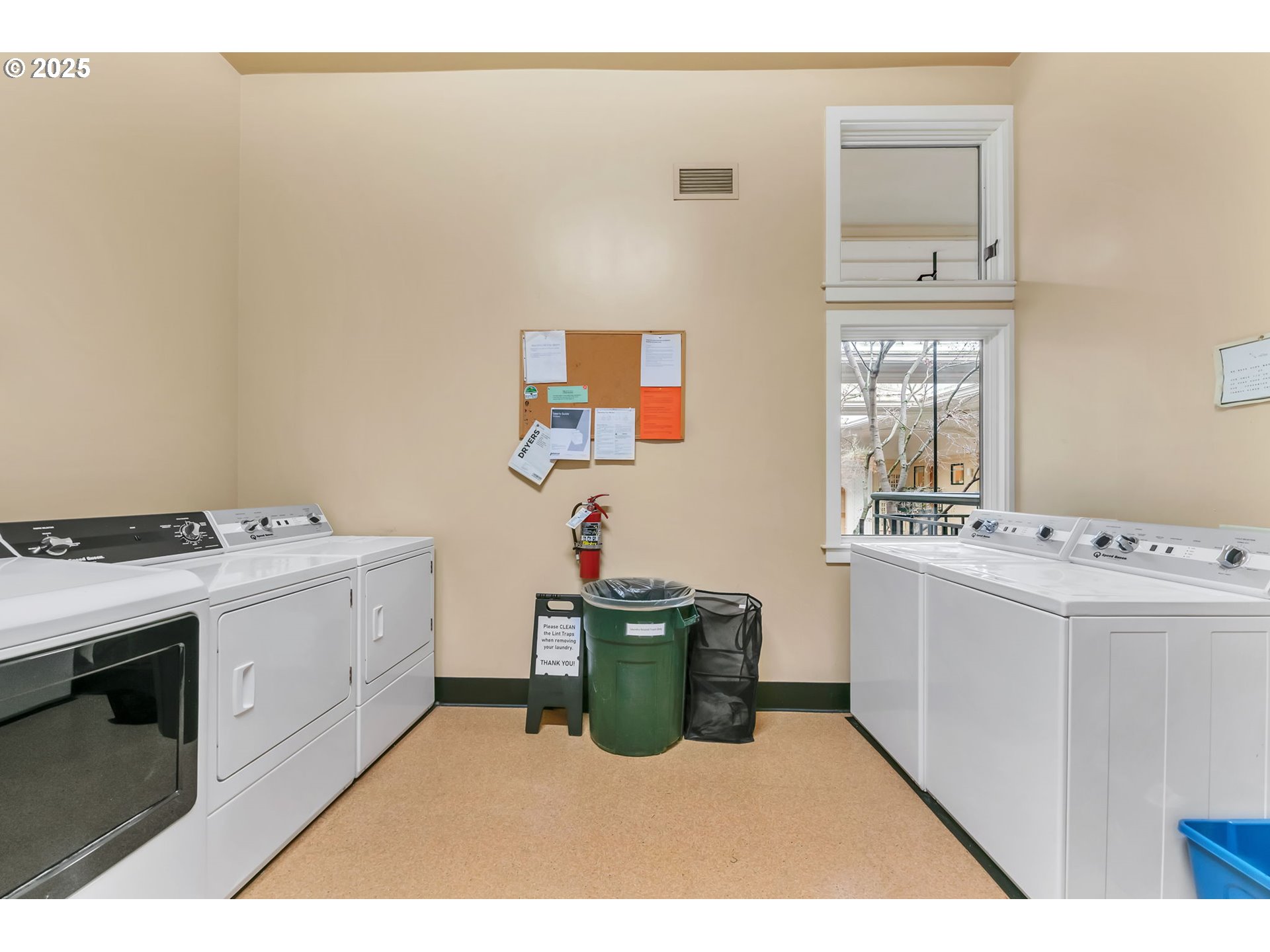 650 West 12th Avenue, Unit 211 Eugene, OR 97402 - Photo 20 of 39 a utility room with dryer and washer