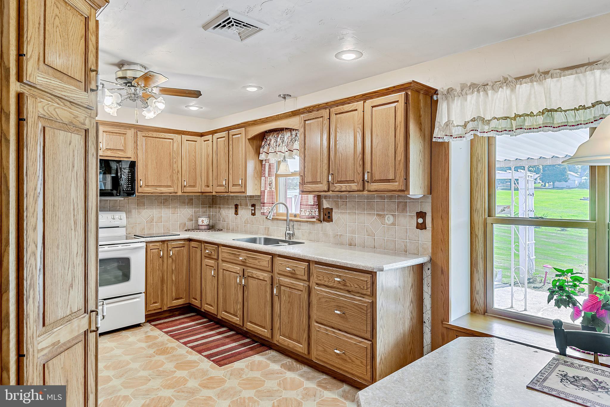 2269 Stoverstown Road Spring Grove, PA 17362 - Photo 11 of 34 Gallery Image 11