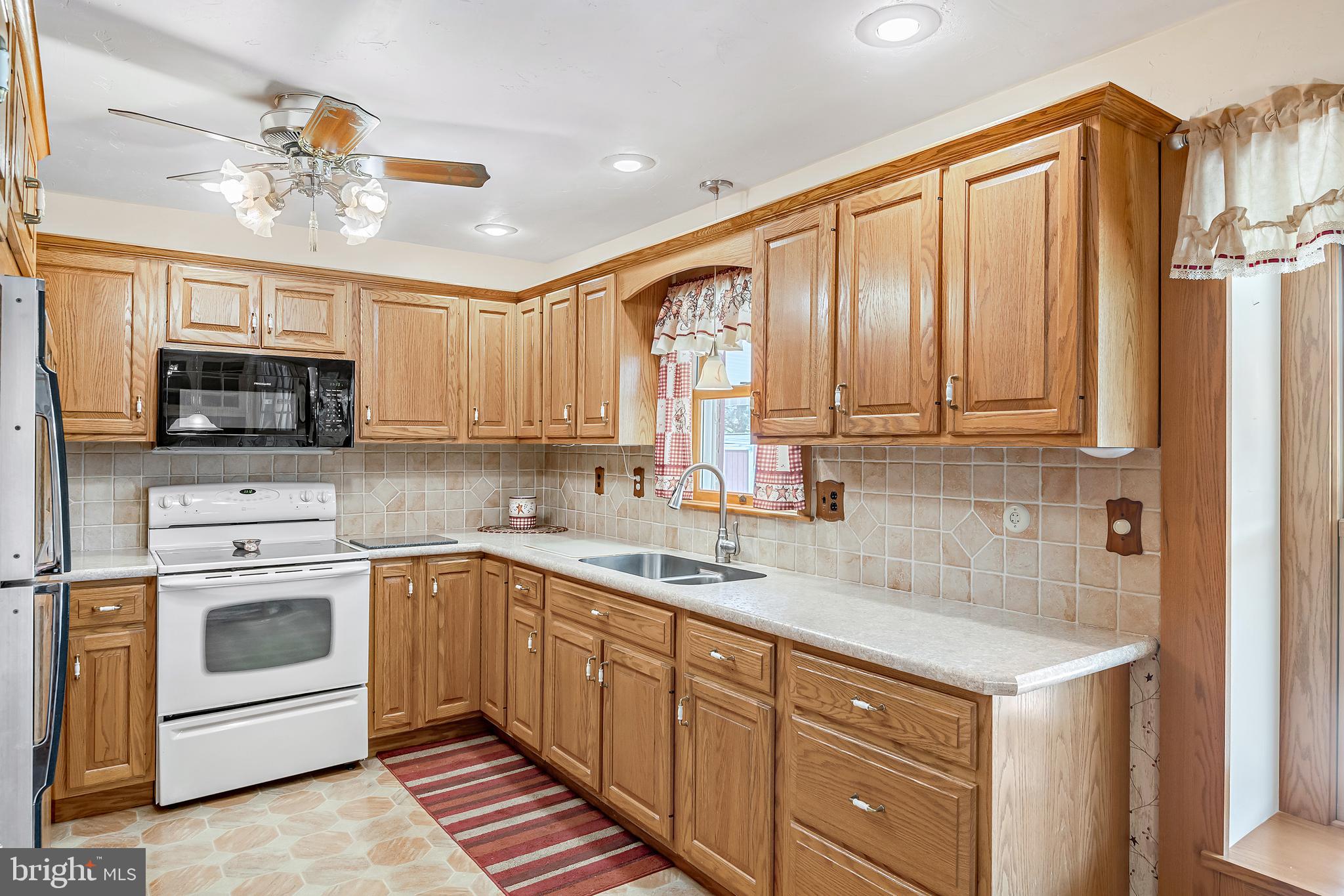 2269 Stoverstown Road Spring Grove, PA 17362 - Photo 12 of 34 Gallery Image 12