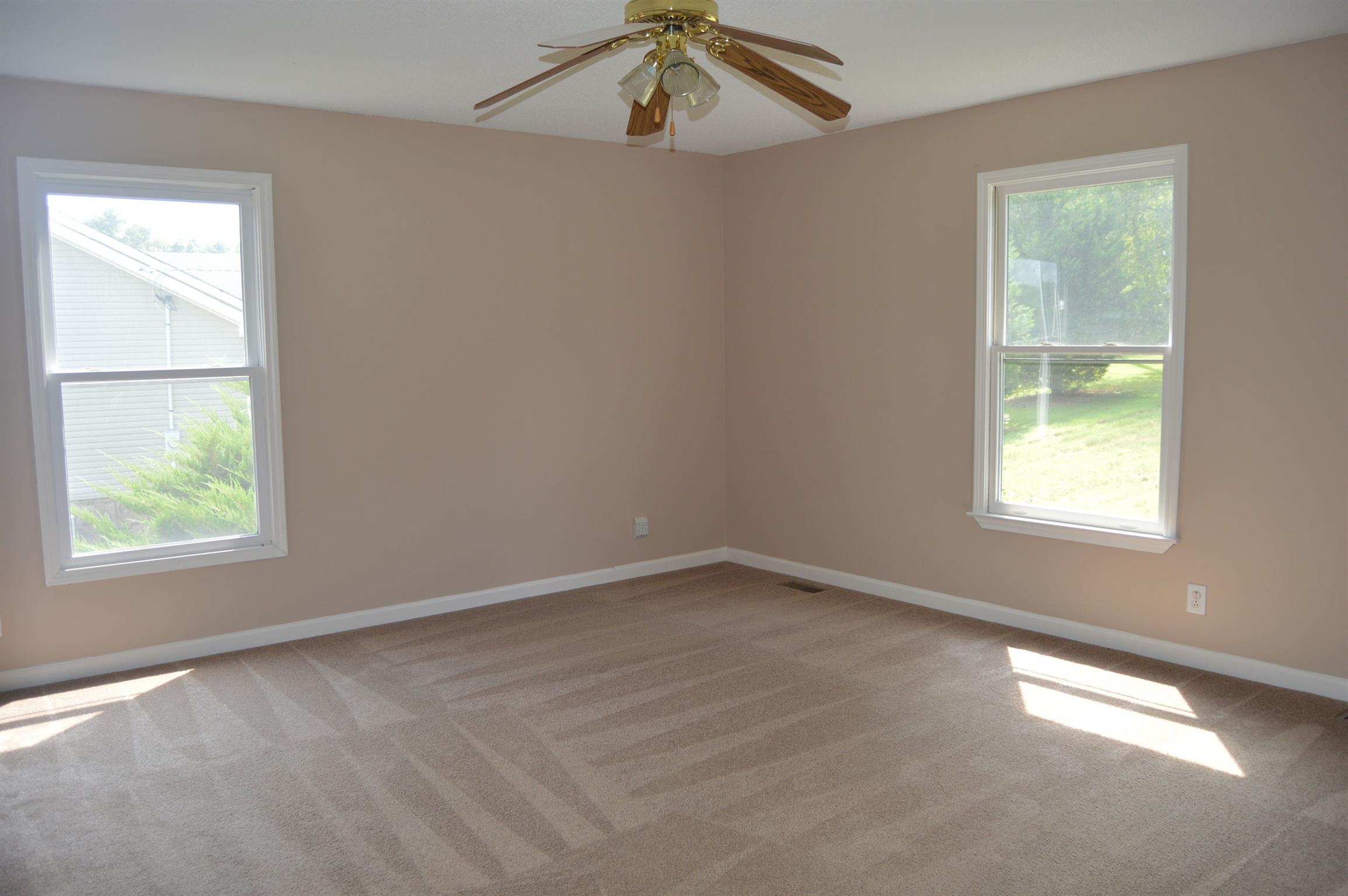 2711 Cunningham View Road Palmyra, TN 37142 - Photo 11 of 19 Gallery Image 11