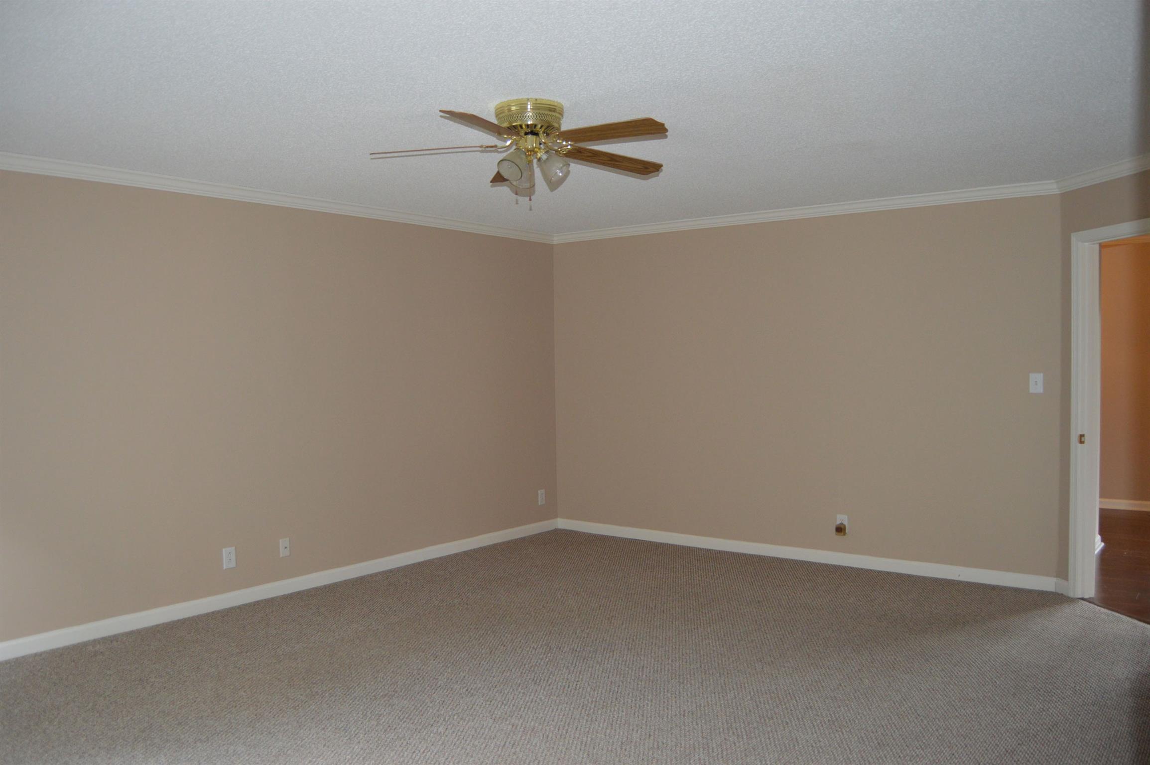 2711 Cunningham View Road Palmyra, TN 37142 - Photo 6 of 19 Gallery Image 6