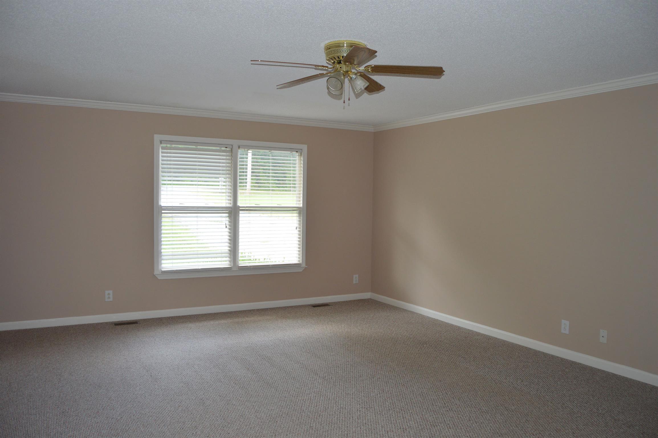 2711 Cunningham View Road Palmyra, TN 37142 - Photo 7 of 19 Gallery Image 7