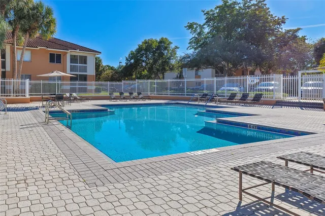 $3,000 | 801 Northwest 91st Terrace, Unit 801, Plantation, FL 33324