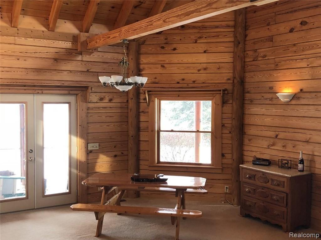 14210 Masters Road Allenton, MI 48002 - Photo 8 of 31 eating area - Copy (2).JPG