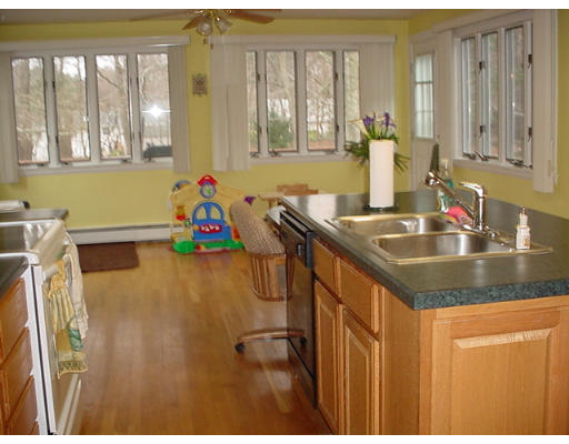 36 Fox Hill Road Framingham, MA 01701 - Photo 5 of 10 Gallery Image 5