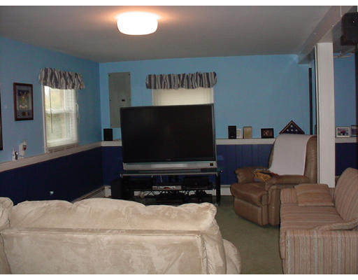 36 Fox Hill Road Framingham, MA 01701 - Photo 6 of 10 Gallery Image 6