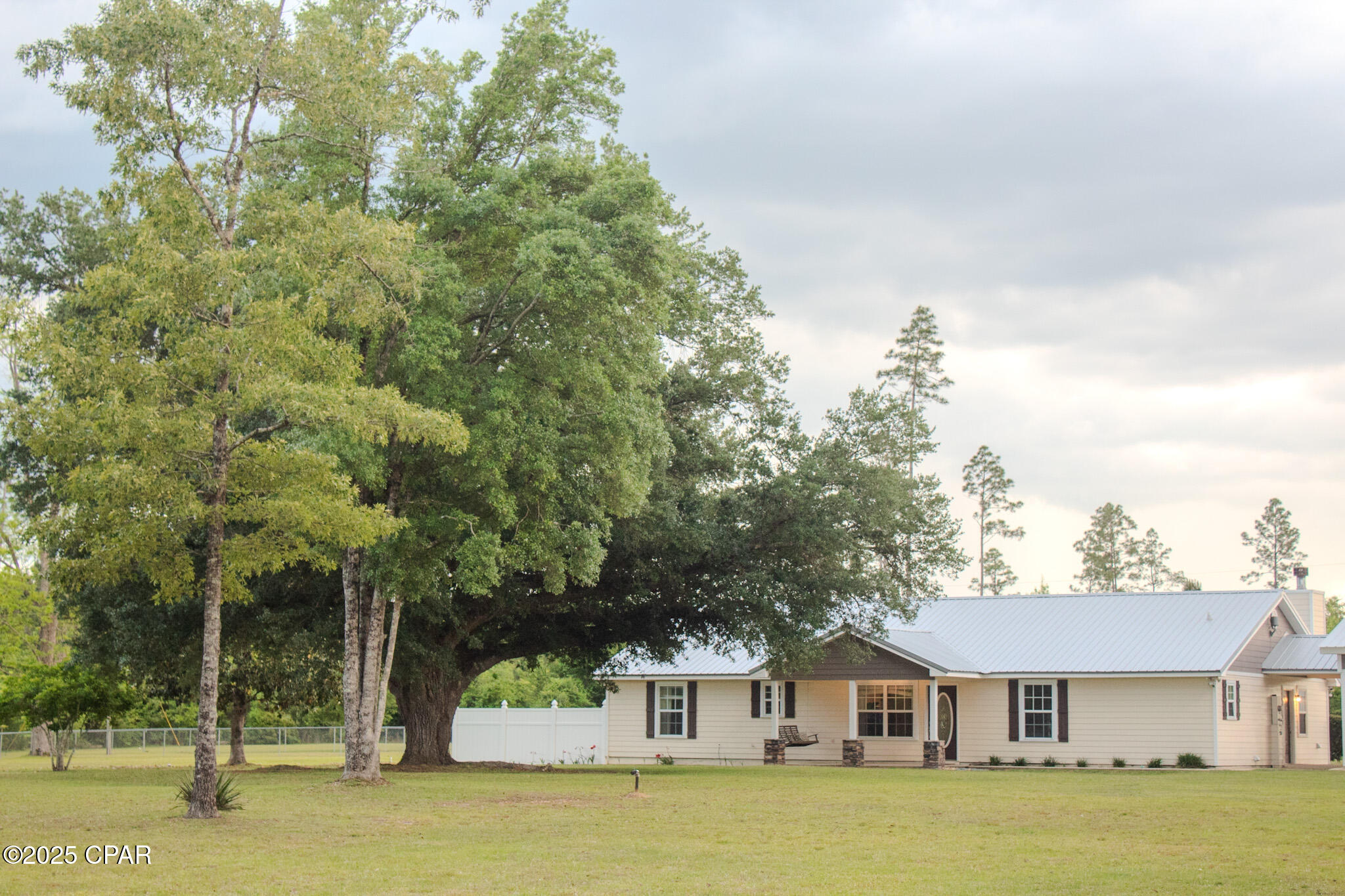 2281 Seay Road Cottondale, FL 32431 - Photo 3 of 59