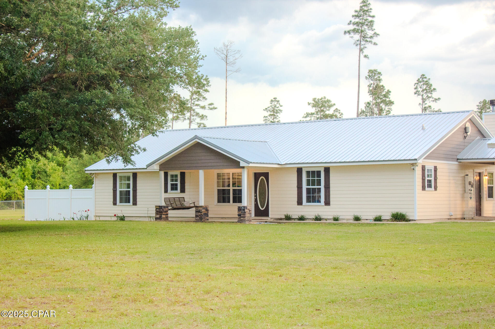 2281 Seay Road Cottondale, FL 32431 - Photo 4 of 59