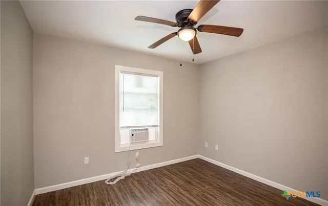 $1,100 | 2003 Woodlawn Street, Unit REAR, Victoria, TX 77901