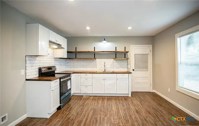 $1,100 | 2003 Woodlawn Street, Unit REAR, Victoria, TX 77901