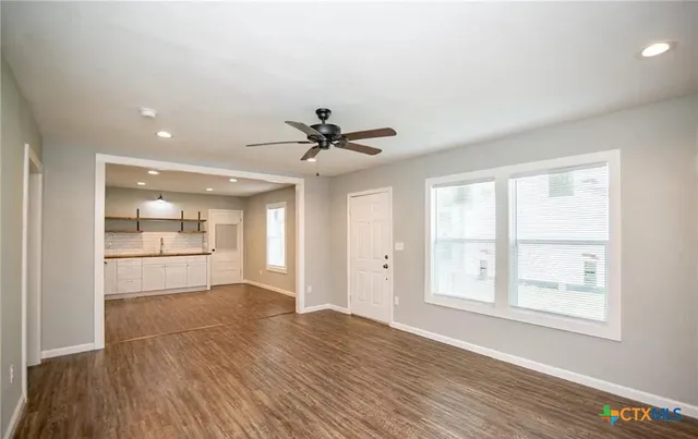 $1,100 | 2003 Woodlawn Street, Unit REAR, Victoria, TX 77901