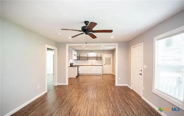 $1,100 | 2003 Woodlawn Street, Unit REAR, Victoria, TX 77901