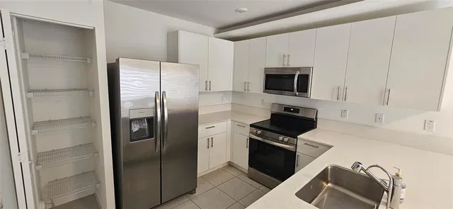 $2,950 | 5010 Southwest 37th Street, Unit 5010, West Park, FL 33023