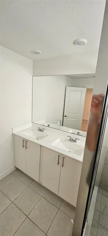 $2,950 | 5010 Southwest 37th Street, Unit 5010, West Park, FL 33023