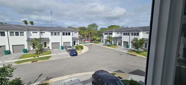 $2,950 | 5010 Southwest 37th Street, Unit 5010, West Park, FL 33023