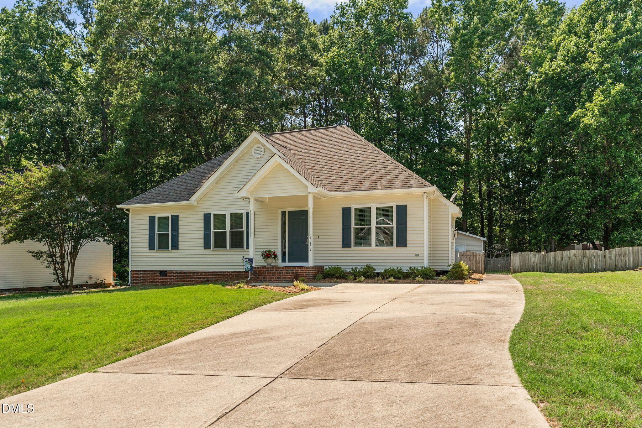 2733 Glastonbury Road Apex, NC 27539 - Photo 2 of 35 8_DSC05262
