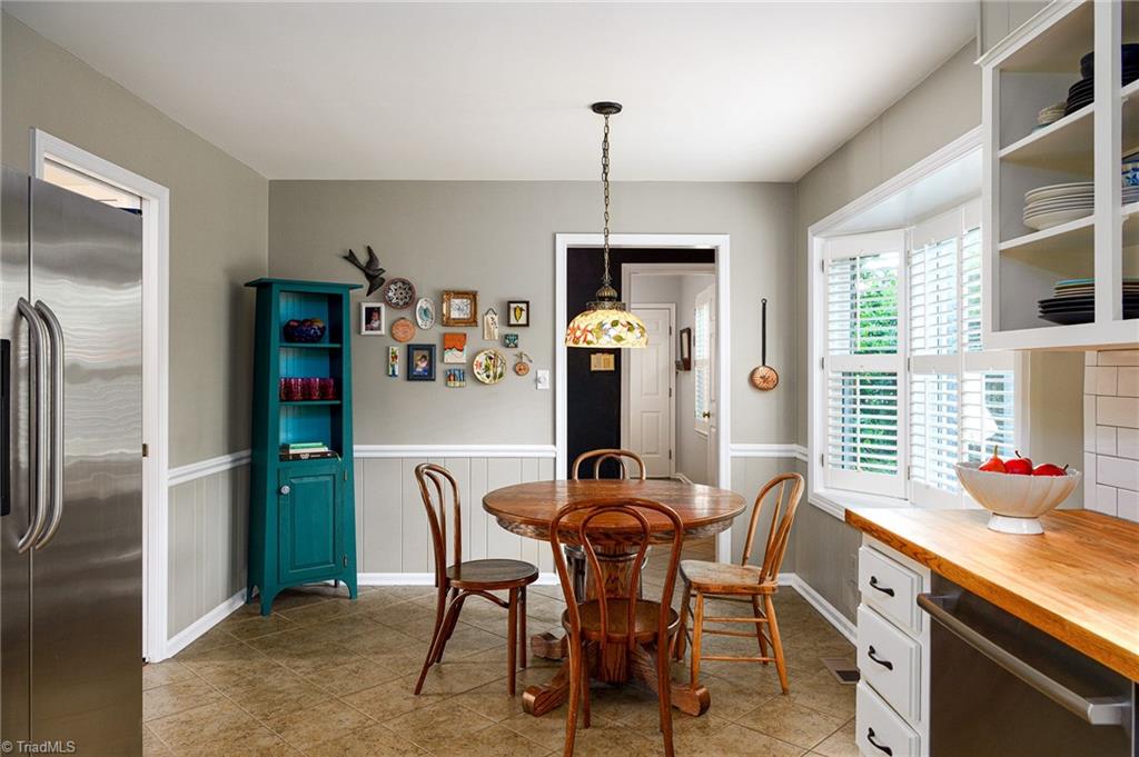 3708 Pinetop Road Greensboro, NC 27410 - Photo 14 of 34 Breakfast aread