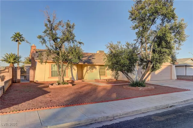 $1,864 | 6270 West Arcadia Avenue, Las Vegas, NV 89118