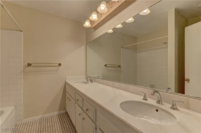 $1,864 | 6270 West Arcadia Avenue, Las Vegas, NV 89118