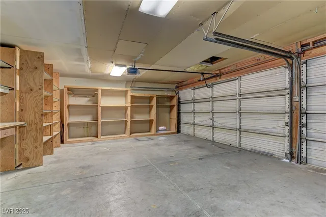 $1,864 | 6270 West Arcadia Avenue, Las Vegas, NV 89118