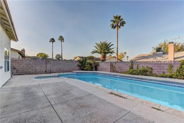 $1,864 | 6270 West Arcadia Avenue, Las Vegas, NV 89118