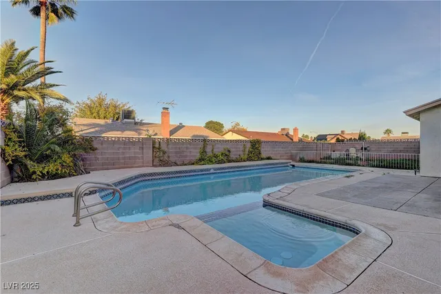 $1,864 | 6270 West Arcadia Avenue, Las Vegas, NV 89118