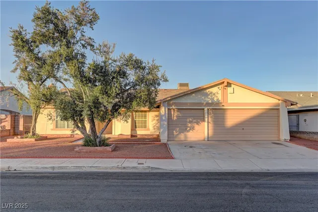 $1,864 | 6270 West Arcadia Avenue, Las Vegas, NV 89118