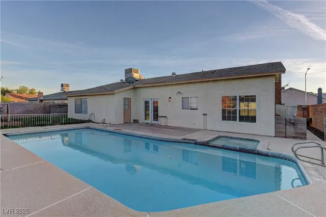 $1,864 | 6270 West Arcadia Avenue, Las Vegas, NV 89118