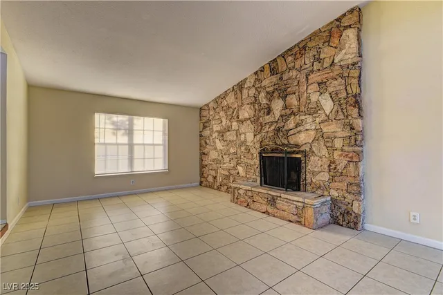 $1,864 | 6270 West Arcadia Avenue, Las Vegas, NV 89118