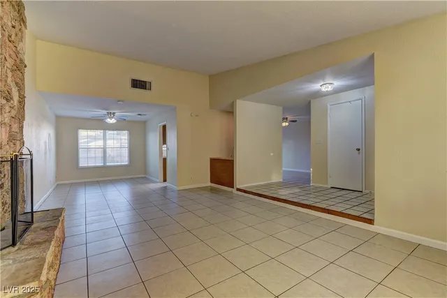 $1,864 | 6270 West Arcadia Avenue, Las Vegas, NV 89118
