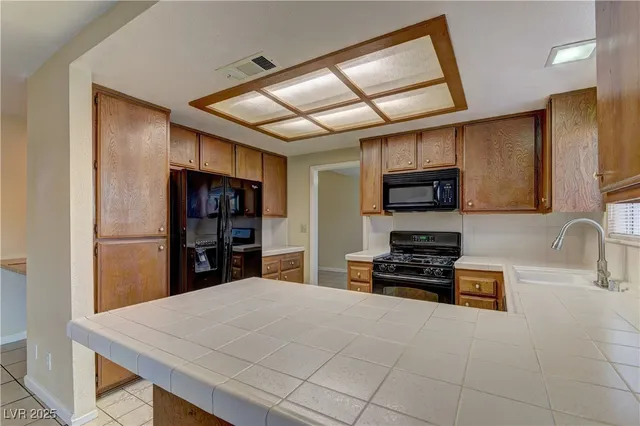 $1,864 | 6270 West Arcadia Avenue, Las Vegas, NV 89118