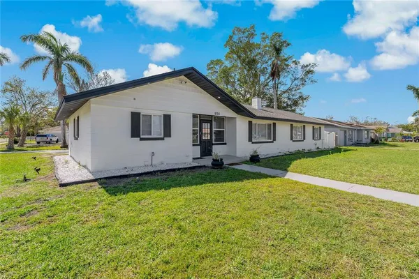$3,000 | 1838 1st Avenue East, Bradenton, FL 34208