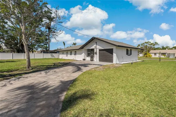 $3,000 | 1838 1st Avenue East, Bradenton, FL 34208