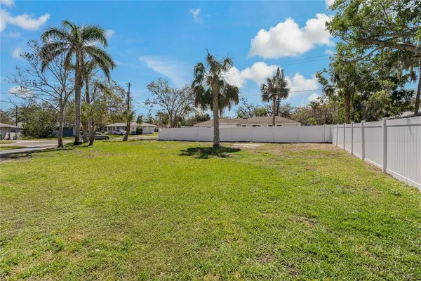 $3,000 | 1838 1st Avenue East, Bradenton, FL 34208