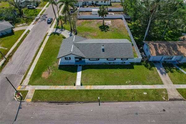 $3,000 | 1838 1st Avenue East, Bradenton, FL 34208