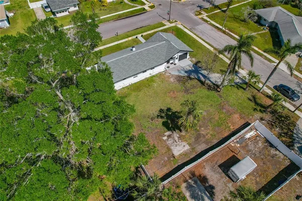 $3,000 | 1838 1st Avenue East, Bradenton, FL 34208