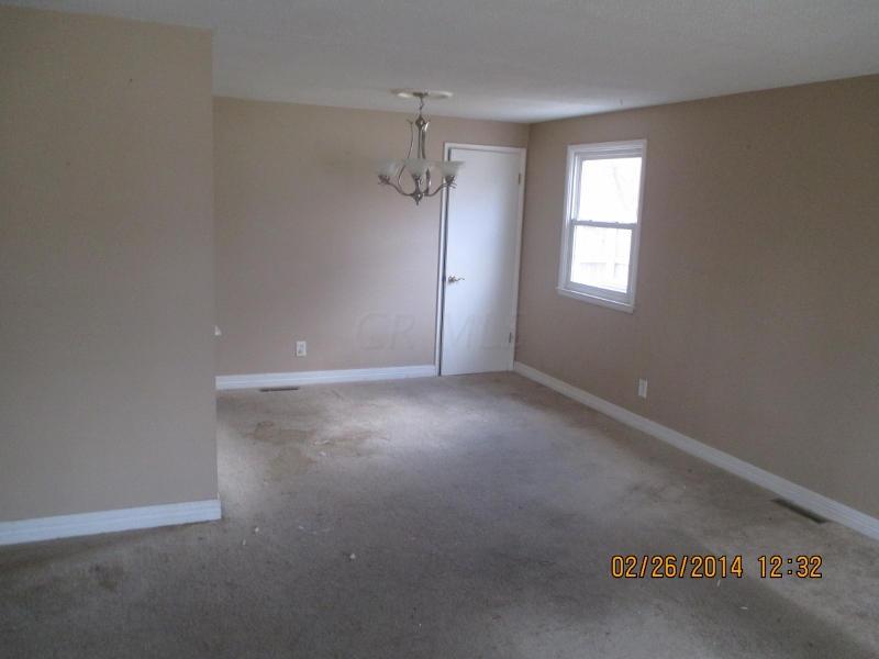 2185 Case Road Columbus, OH 43224 - Photo 2 of 11