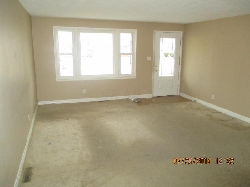 2185 Case Road Columbus, OH 43224 - Photo 3 of 11