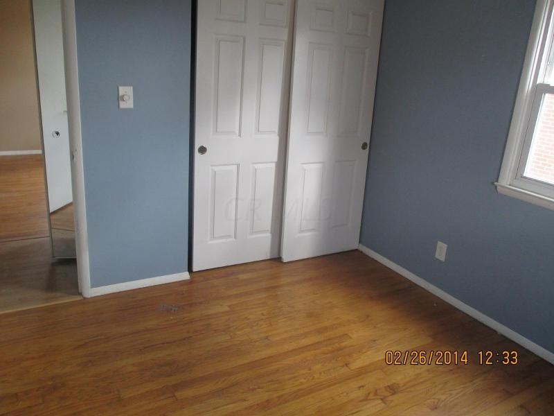 2185 Case Road Columbus, OH 43224 - Photo 7 of 11