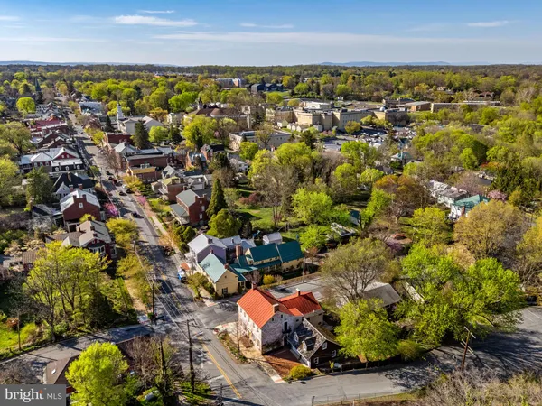 $899,000 | 301 East German Street, Shepherdstown, WV 25443