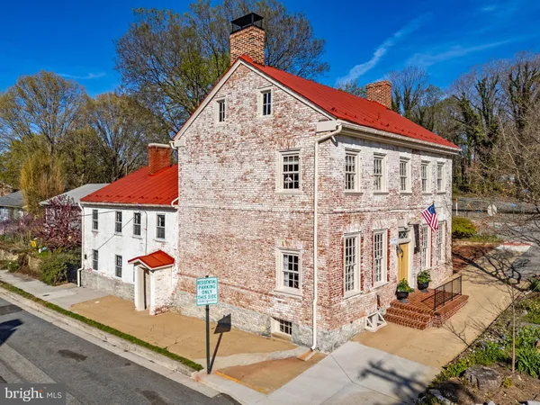 $899,000 | 301 East German Street, Shepherdstown, WV 25443