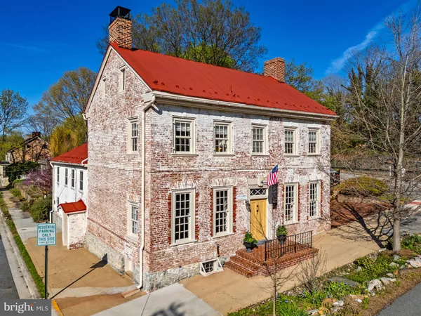 $899,000 | 301 East German Street, Shepherdstown, WV 25443